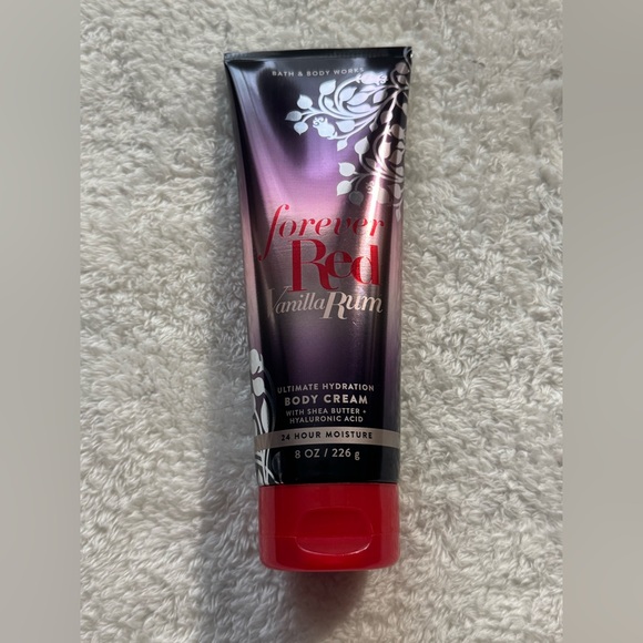 Bath and Body Works NEW Forever Red Vanilla Rum Body Cream - Picture 1 of 2